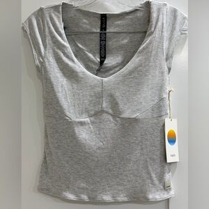 Vuori Light Gray Women's Short Sleeve Top